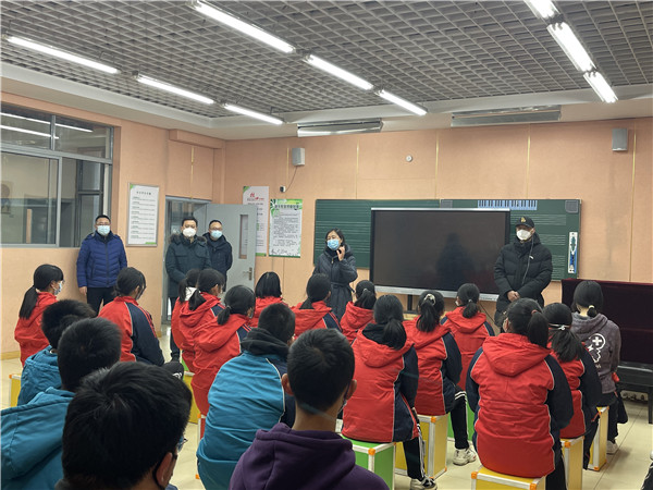 董校长测前鼓励加油1.jpg 董校长测前鼓励加油1.jpg