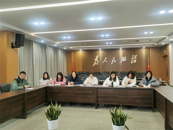 高一英语备课组分组教研.jpg