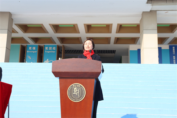 学工处主任卞家慧主持.jpg