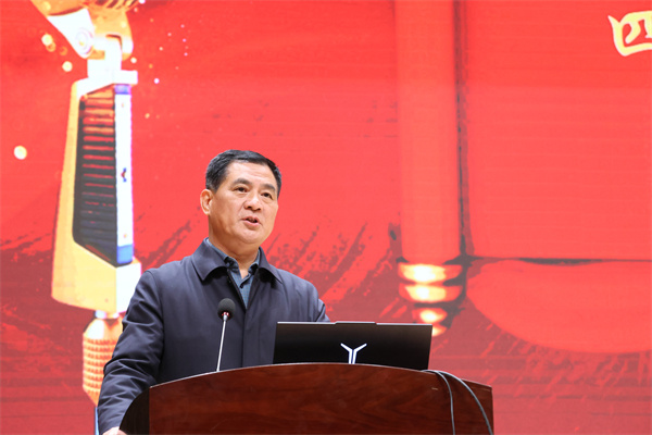 凤栖湖校区校长朱云峰总结讲话.jpg