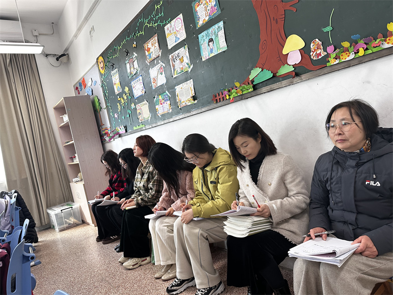 3老师们在听课.jpg