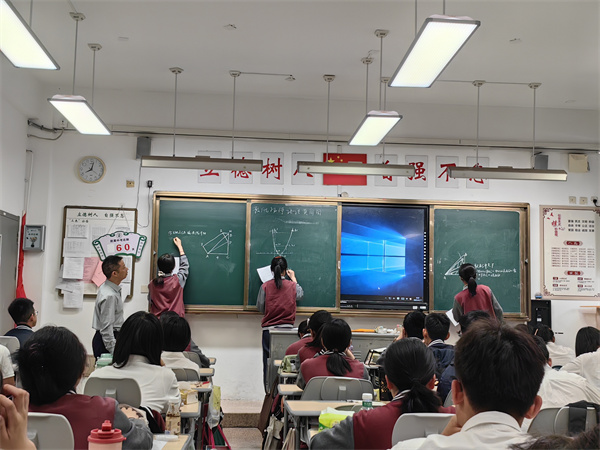 学生展示.jpg