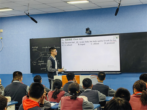 袁晓莉老师课堂学生展示.jpg