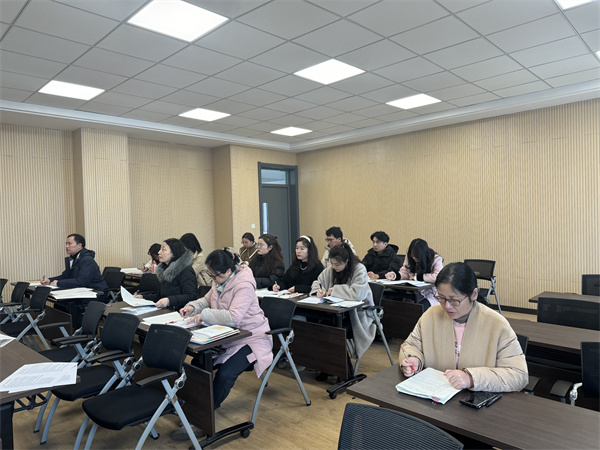 语文组试卷讲评课听课现场.jpg