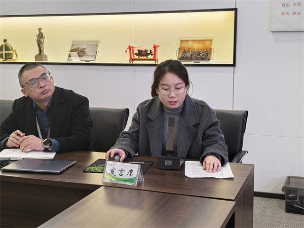 备课组长代表马珊老师发言.jpg