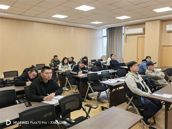 数学组教学展示课活动听课.jpg