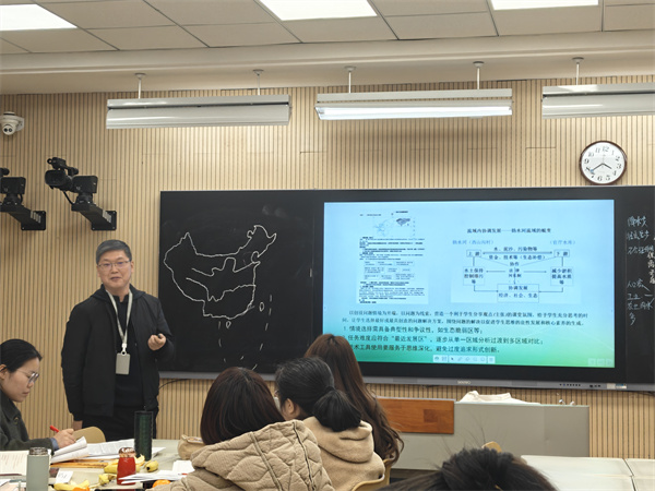 程志华副校长开设讲座.jpg